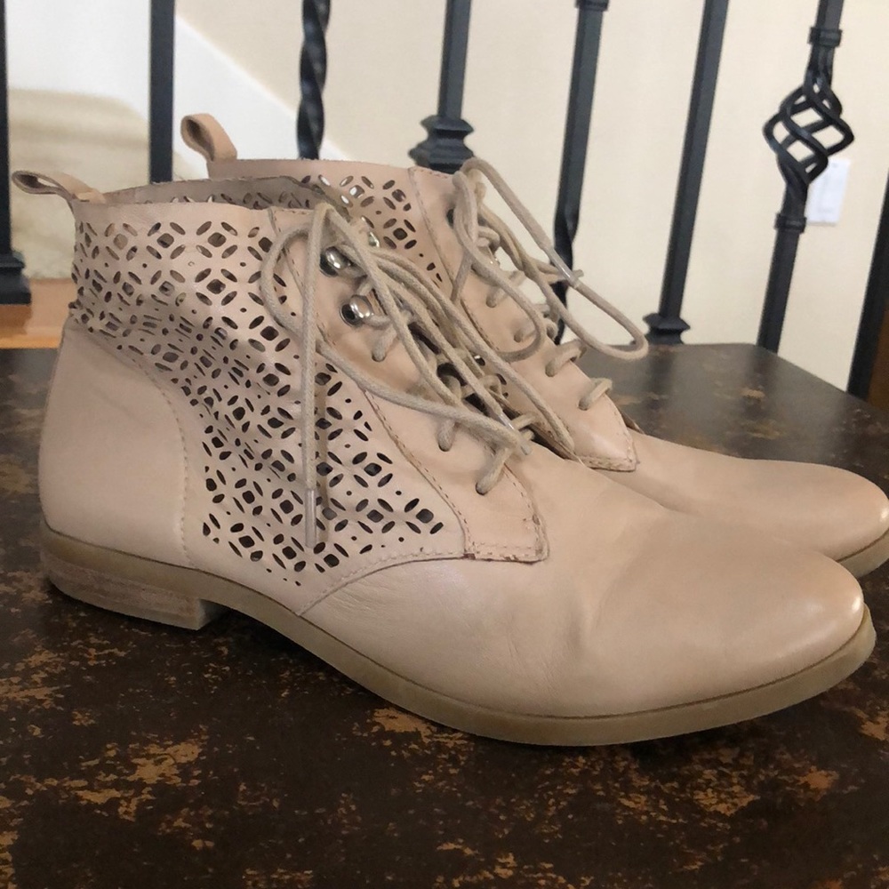 LUCKY BRAND Nude Bootie